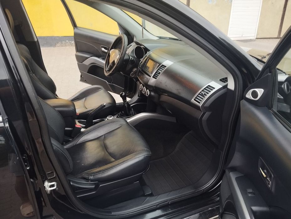Продам PEUGEOT 4007,4x4, 7-місна,2.2 dizel, рідна фарба!