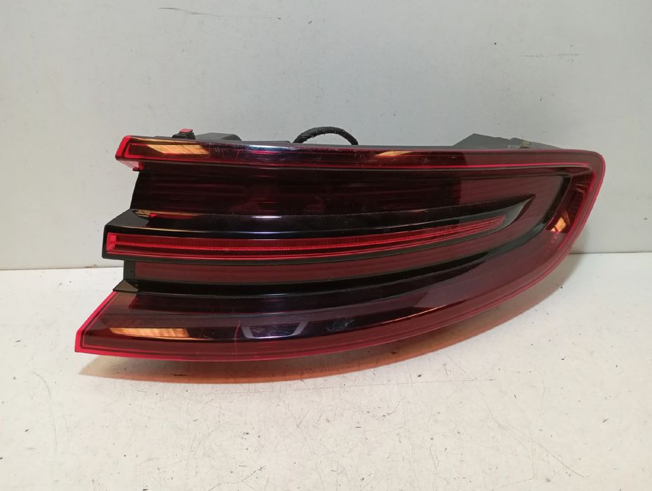 Farolim direito PORSCHE Macan (95B)