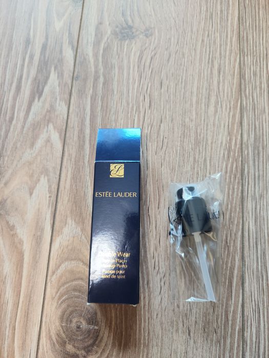 Pompka do podkładu Estee Lauder