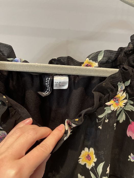 Czarna bluzka hiszpanka w kwiaty divided h&m 32 xxs