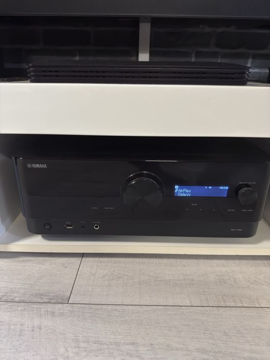 Amplituner Yamaha  rx-v4a