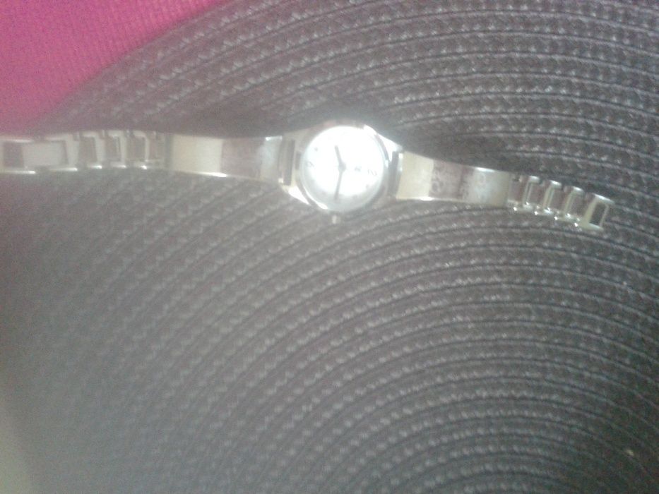 zegarek damski posrebrzany