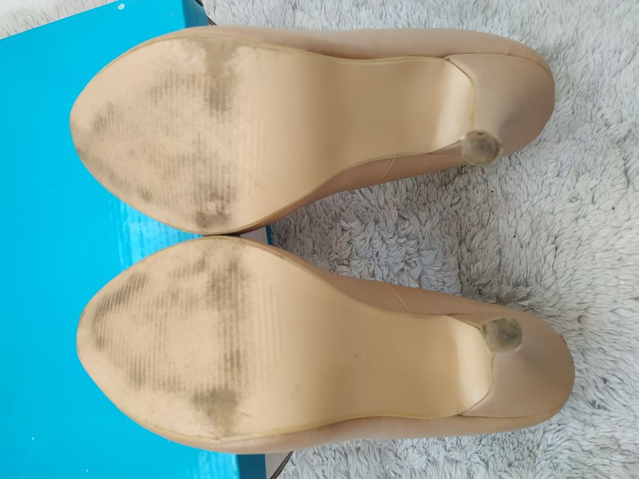 Buty na obcasie/szpilki/beżowe/Boot Square/r.39