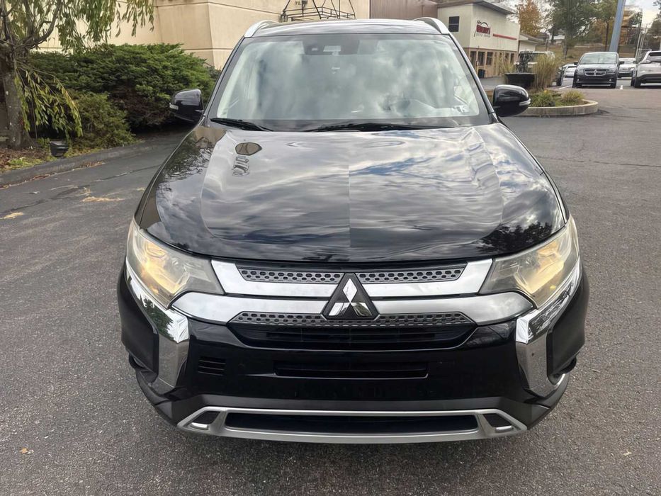 Mitsubishi Outlander SEL      2020