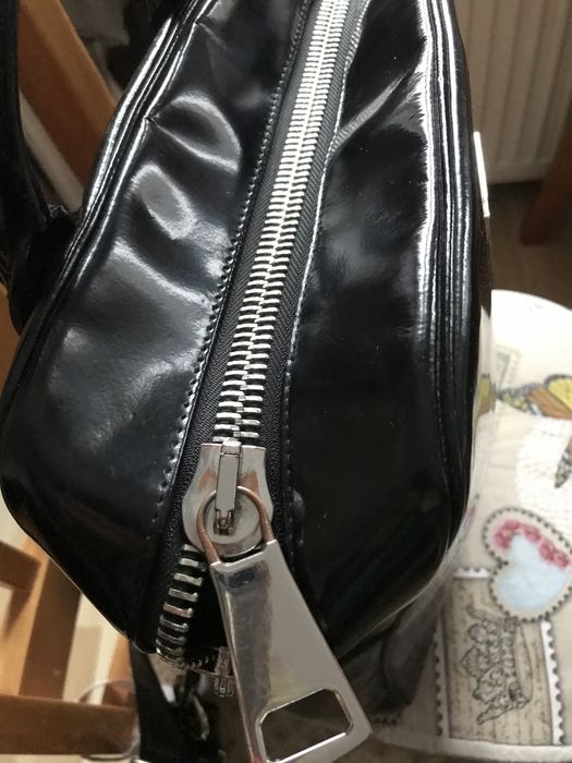 Plecak ze skóry  lakierowanej Simple.