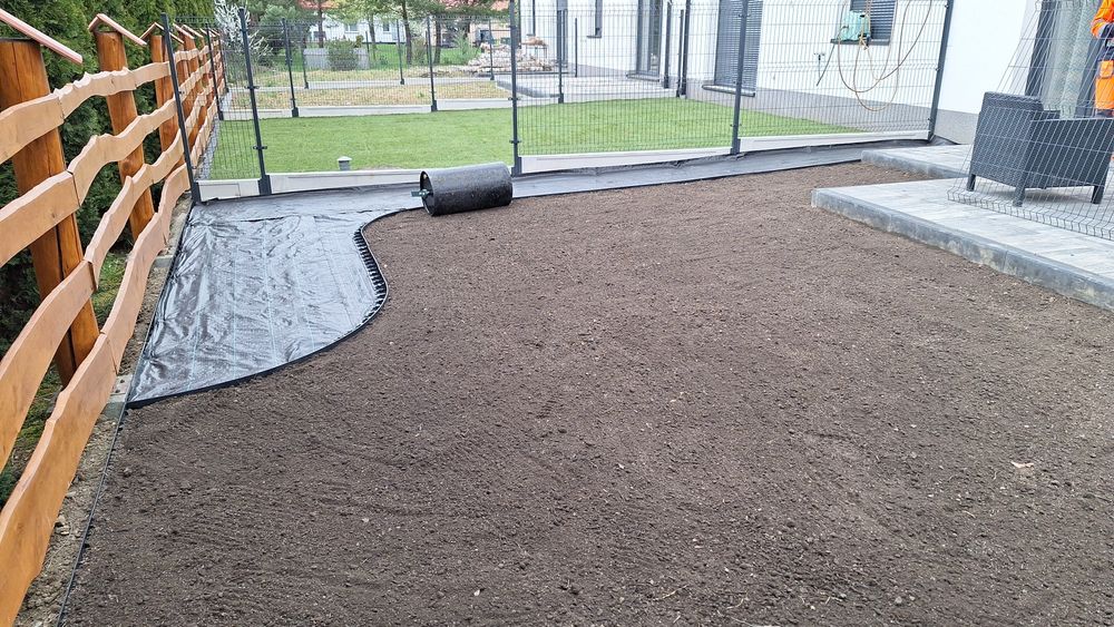 Rownanie terenu ,zakladanie trawnika ,siatki na krety