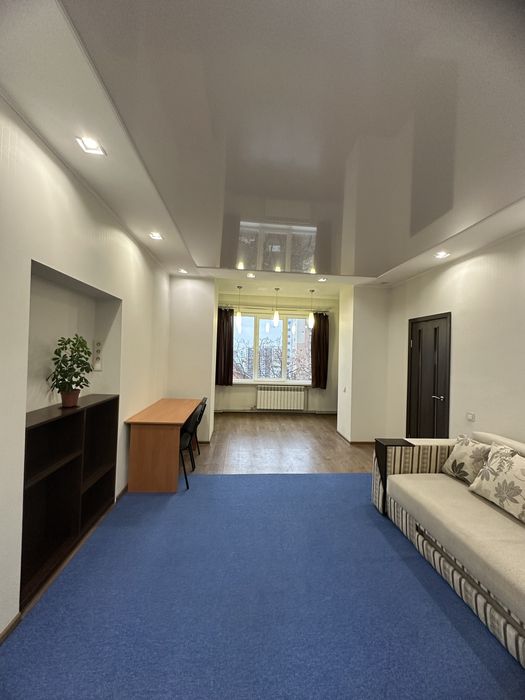 Подобово квартира, Центр, Площа Конституції, Історичний музей