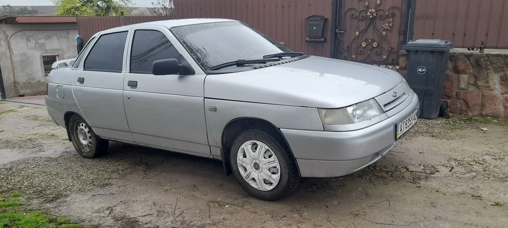 Ваз 2110. 1.5.16 клапанна. 2002 рік випуску.