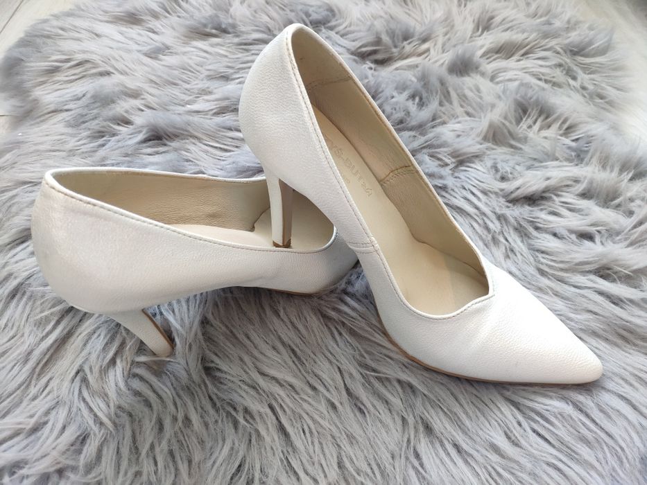 Sprzedam piękne buty ślubne