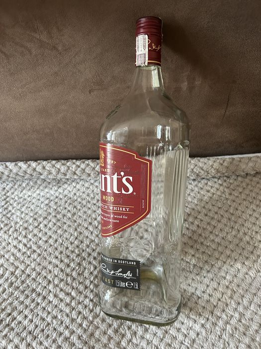 Butelki szklane o poj. 1,5 l po alokholu 4 szt.