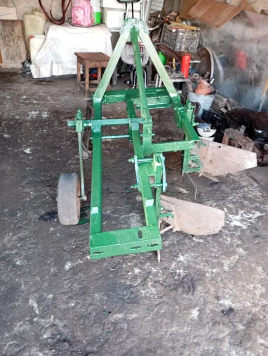 Плуг двохкорпусний до т25 китайця