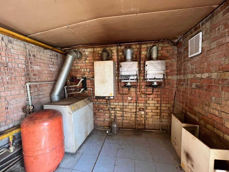 Продаж виробництва ковбасних виробів. 800м2, 7 соток + обладнання