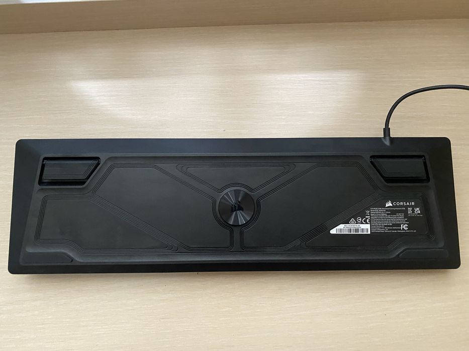 Продам игровую клавиатуру Corsair K70 RGB Core