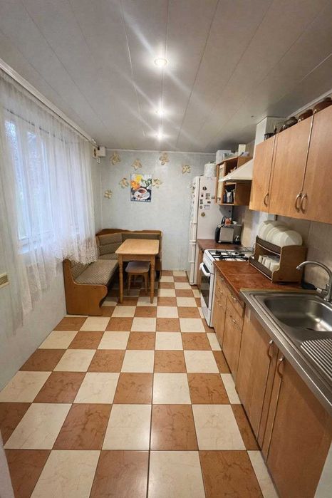 Продаж великого будинку в мікрорайоні Дубове, провулок Київський