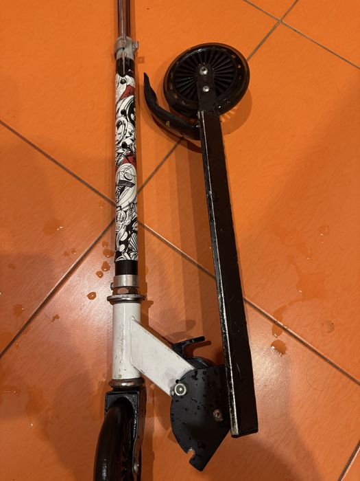 Детский двухколесный самокат с супер героями