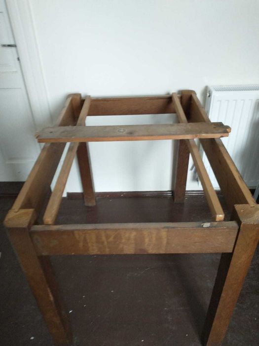 Zestaw mebli antycznych