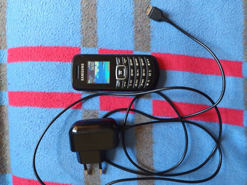 OKAZJA komplet: Nokia 3510, Nokia 6100, Nokia E52, Samsung GT-E 1080