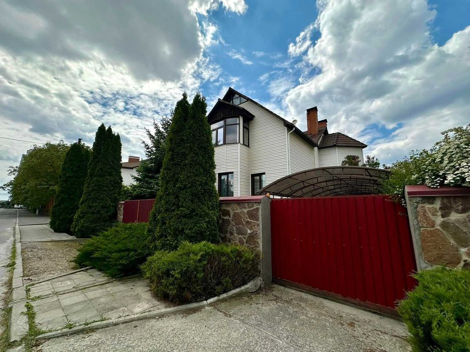 Продається ексклюзивний будинок,335 кв.м