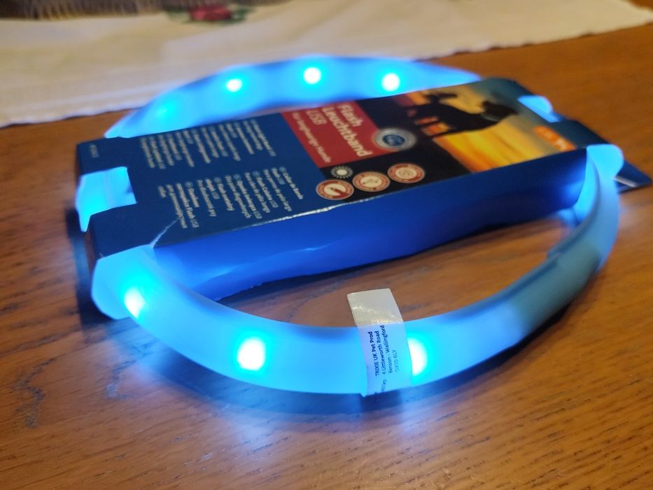 Świecąca obroża LED dla psów Trixie L-XL 70 cm długości
