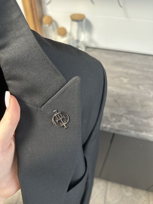 Продам мужской класический костюм! В идеальном состоянии!