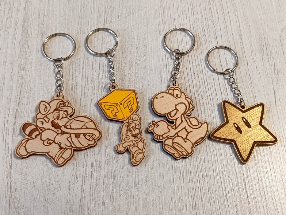 Breloki Mario, inne magnesy i gadżety personalizowane ze sklejki | Projekt + wykonanie
