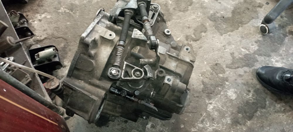 Продається   МКПП 6 ст.