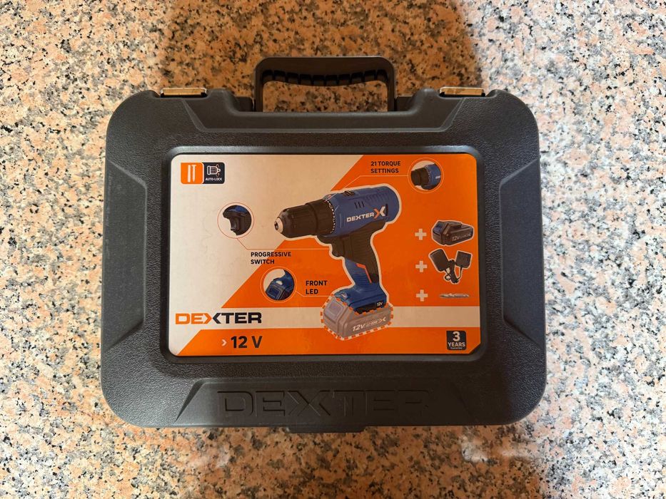 Berbequim aparafusador Dexter 12V com bateria e mala
