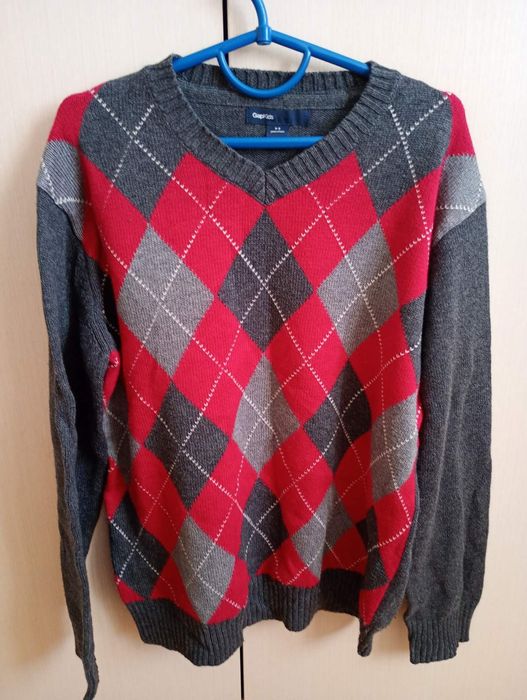 Стильний светрик gap 8-9р буде довше