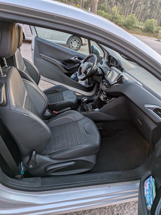 Peugeot 208 82cv (2013)