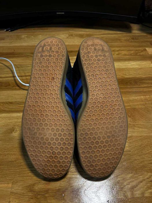 Adidas Gazelle 43⅓ – oryginalne, czarny + niebieskie paski
