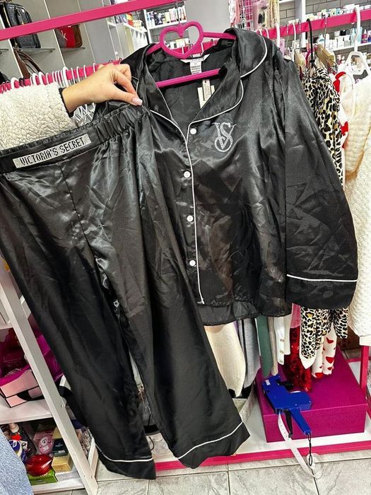 шикарний домашній костюм для дому vs зі стразами