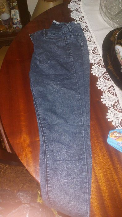 Roupa usada em bom estado