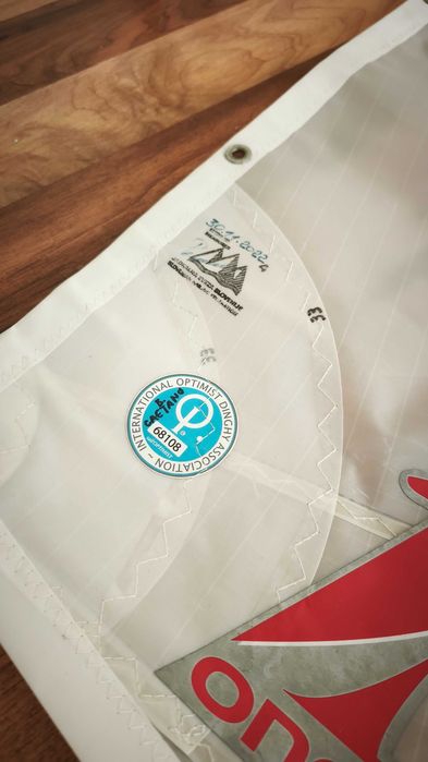 Vela Optimist OneSails — Standard Medium Plus (MP) — como nova