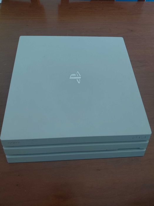 Vendo consola PS4 1T 4K