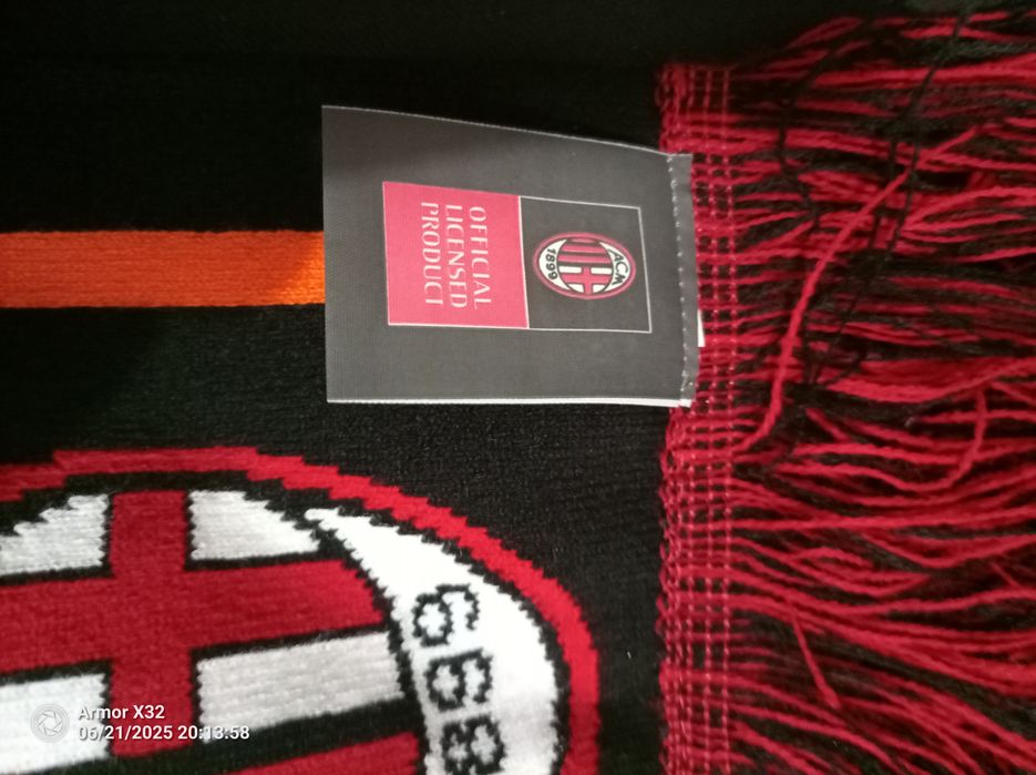 Фірмовий шарф футбольного клубу Milan стан Новий