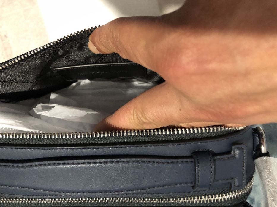 Mala tiracolo unisexo Michael Kors Hudson azul marinho
