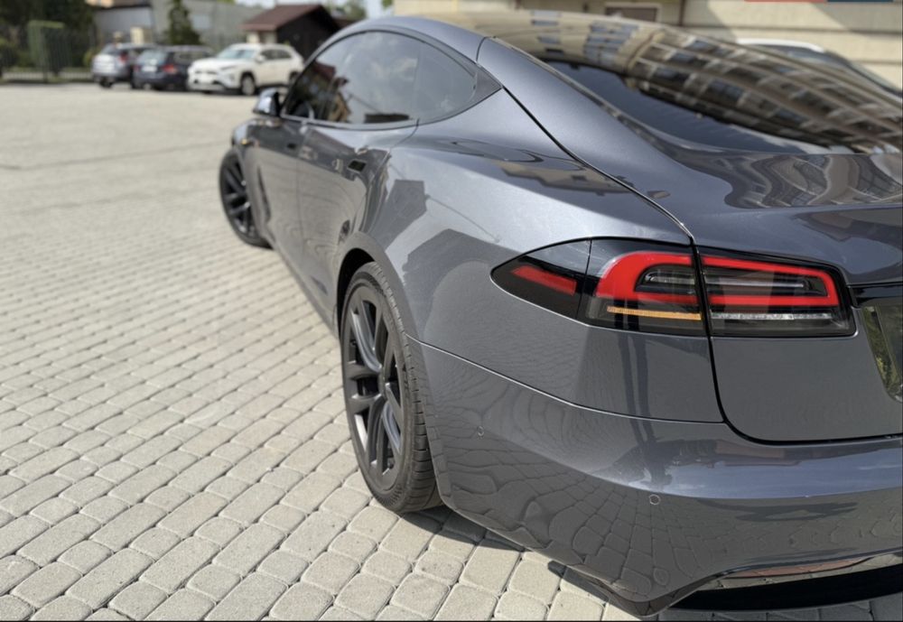 PREMIUM/TRANSFER/PRIVATE UA/EC Приватний трансфер Tesla S 2023