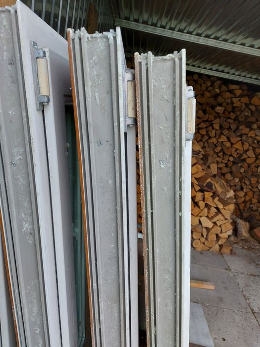 Okno PCV Dwuszybowe Dwuskrzydłowe Złoty Dąb  Moskitiera