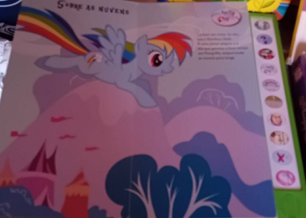 Livros infantis para crianças/bebé