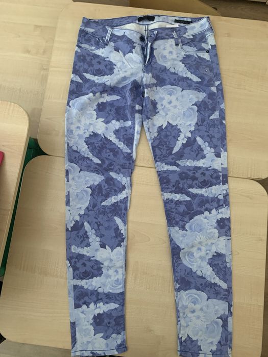 Spodnie Guess rozmiar 30