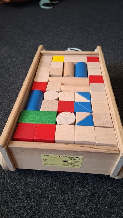 Klocki drewniane w wózku