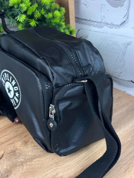 Сумка Kipling з брелком, вмістка сумка через плече, крос-боді кіплінг