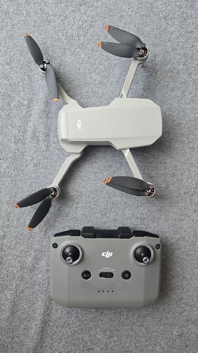 Dron DJI mini 2 se