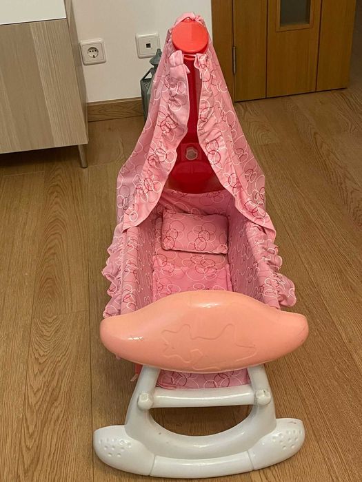 Cama de baloiço para boneca