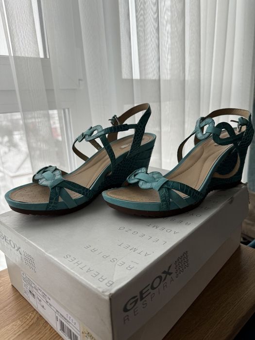 Жіночі босоніжки Geox D New Roxy A (Turquoise)