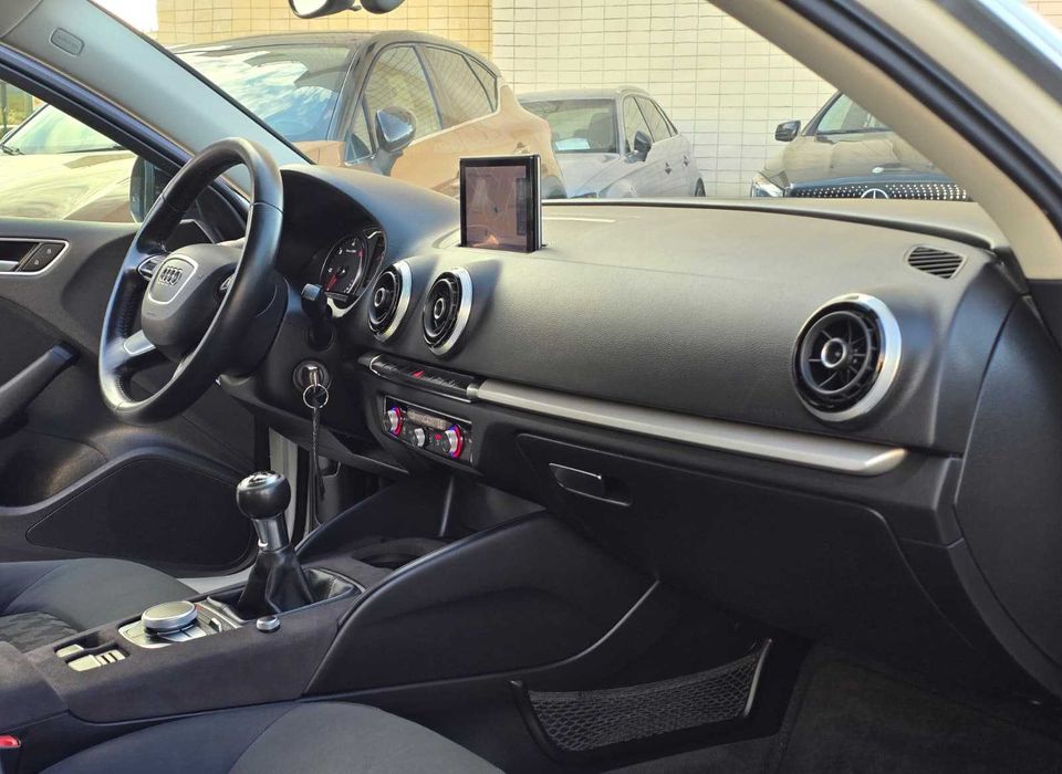 AUDI A3 SPORTBACK 8V S LINE 1.6TDI 110CV (LOOK RS3)