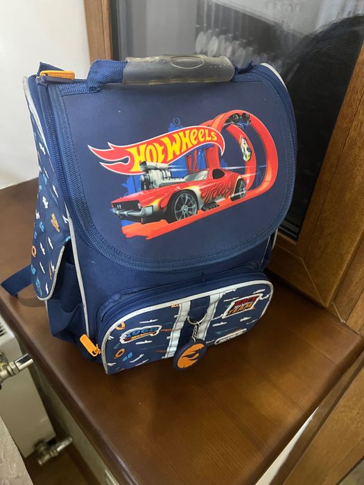 Портфель для першачків