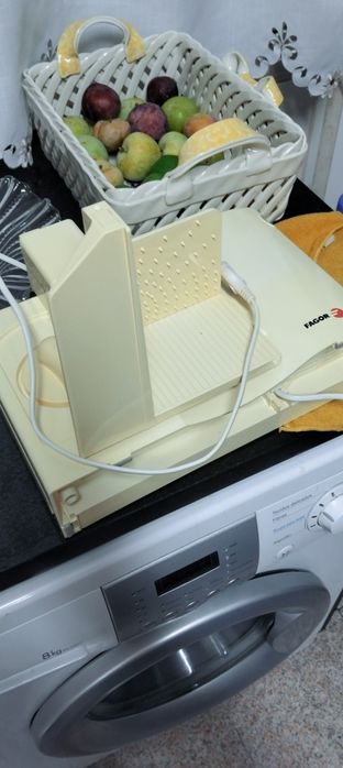 Vendo máquina fiambre,e putros