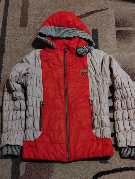 Продам легкую куртку