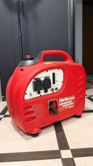 Генератор інвенторний Clarke 2200